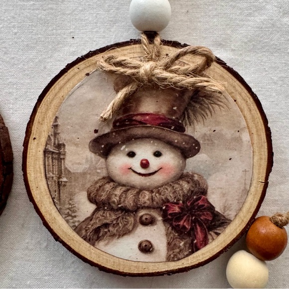 Hand Crafted Snowman set of four wood slab ornaments 3.5” each - Picture 6 of 8
